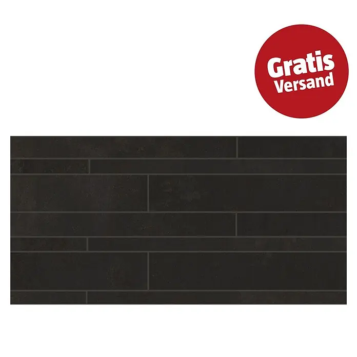 Mosaikfliese Brick Metallo Ferro - 30 x 60 cm, Schwarz, Matt - Anthrazitfarbene Rechteckfliesen im versetzten Mauerwerk-Muster, mit rotem 'Gratis Versand' Aufkleber.