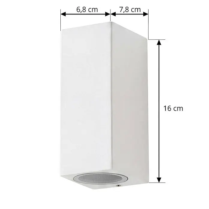 Lucande Außenwandleuchte Xava - 8 x 7 x 16,5 cm, weiß / opal, IP65 - Weißes rechteckiges Wandlicht mit Abmessungen: Höhe (16 cm), Breite (6,8 cm) und Tiefe (7,8 cm).