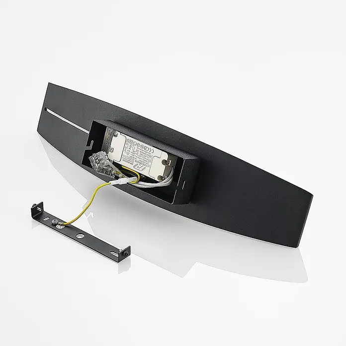 Arcchio Wandleuchte Jelle - schwarz, schwarz - Schwarze LED-Wandleuchte von hinten, zeigt den internen LED-Treiber, Verkabelung und eine separate Montagehalterung.