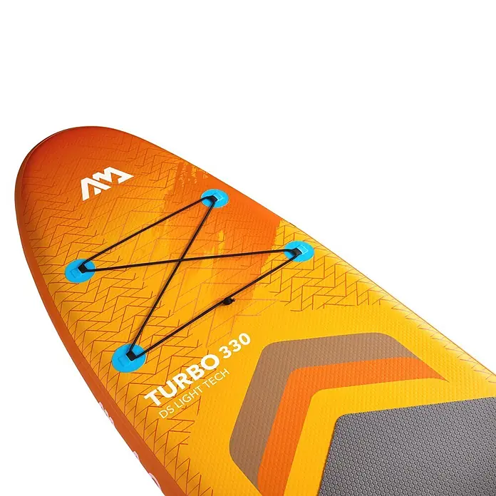Aqua Marina SUP-Board-Set Turbo 330 - L x B x H: 320 x 81 x 15 cm, Mehrfarbig, Tragkraft: 140 kg - Vorderer Bereich eines orange-gelben aufblasbaren Paddleboards mit schwarzen Bungee-Seilen, blauen D-Ringen und dem Text „TURBO 330“.