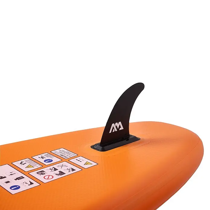 Aqua Marina SUP-Board-Set Turbo 330 - L x B x H: 320 x 81 x 15 cm, Mehrfarbig, Tragkraft: 140 kg - Detailaufnahme eines orangefarbenen aufblasbaren Paddleboards mit schwarzer Finne am Heck.