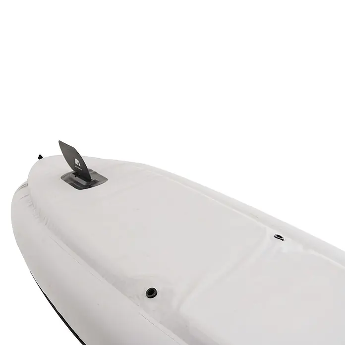 Aqua Marina Kajak Memba 10,10" - L x B: 330 x 90 cm, Geeignet für: 1 Person, Tragkraft: 110 kg - Weißes aufblasbares Paddleboard-Heck mit schwarzer Finne und schwarzem Ventil.