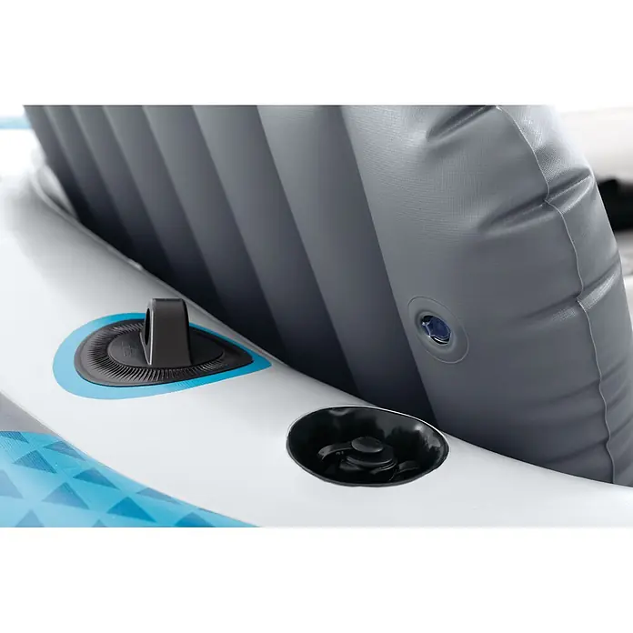 Intex Schlauchboot-Set Excursion 4 - Geeignet für: Max. 4 Personen, L x B x H: 315 x 165 x 43 cm - Detail eines aufblasbaren Bootes: graue Rückenlehne, weißer Rumpf mit Tragegriff, Getränkehalter und Aufblasventil.