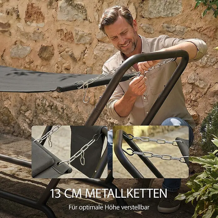 Furnicato Hängesessel - L x B x H: 237 x 237 x 92 cm, Dunkelgrau - Mann justiert dunkelgraue Hängematte/Schaukel mit 13 cm verstellbaren Metallketten.