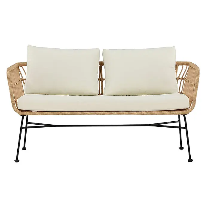 Ebuy24 Loungesofa Isola - B x T x H: 67 x 142 x 71 cm, Polyester.Rattan.Stahl., Natur - Zweisitzer-Sofa aus beigem Geflecht mit schwarzen Metallbeinen und cremefarbenen Kissen.