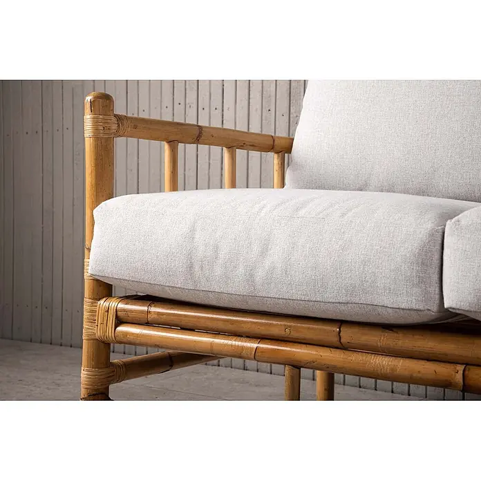 Ebuy24 Loungesofa Cane - B x T x H: 77 x 180 x 88 cm, Rattan., Natur - Sessel aus Natur-Bambus mit hellgrauen Stoffkissen.