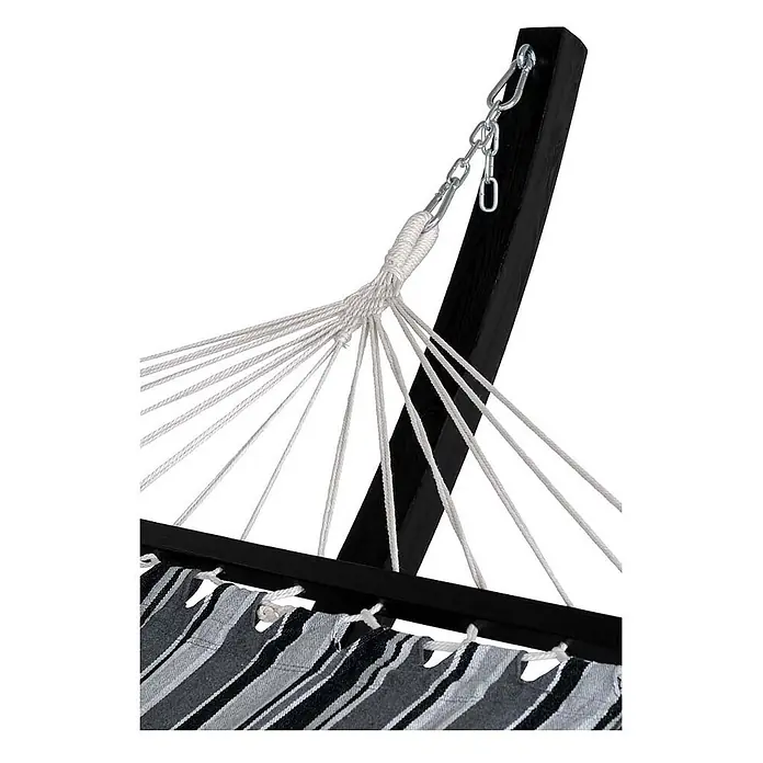 Ebuy24 Hängematte Tripoli - L x B: 320 x 120 cm, Sonstiges, Grau - Hängemattenende mit weißen Seilen, schwarzer Holzstange, silberner Kette und gestreiftem Stoff.