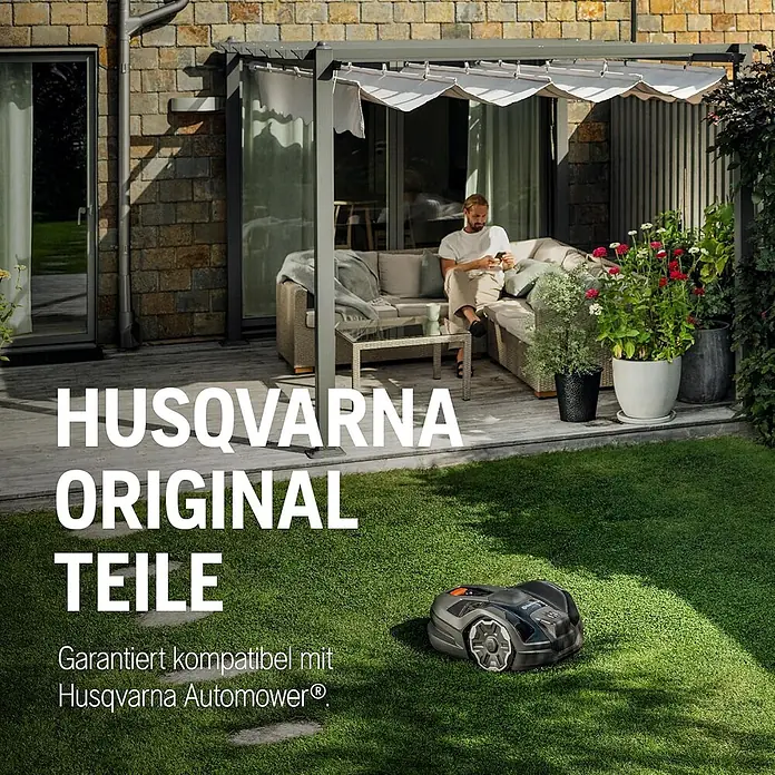 Husqvarna Ersatzmesser-Set für Mähroboter Classic Messer 45er-Pack - Passend für: alle Husqvarna Automower Modelle, 45 Stk. - Ein dunkelgrauer Husqvarna Automower Mähroboter.