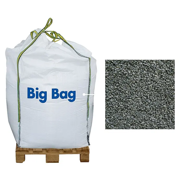 Hamann Mercatus Fugensplitt - Anthrazit, Körnung: 1 mm - 3 mm, 1.000 kg - Weißer Big Bag auf Holzpalette, gefüllt mit grauem Kies. Einsatz zeigt Nahaufnahme des Schotters.
