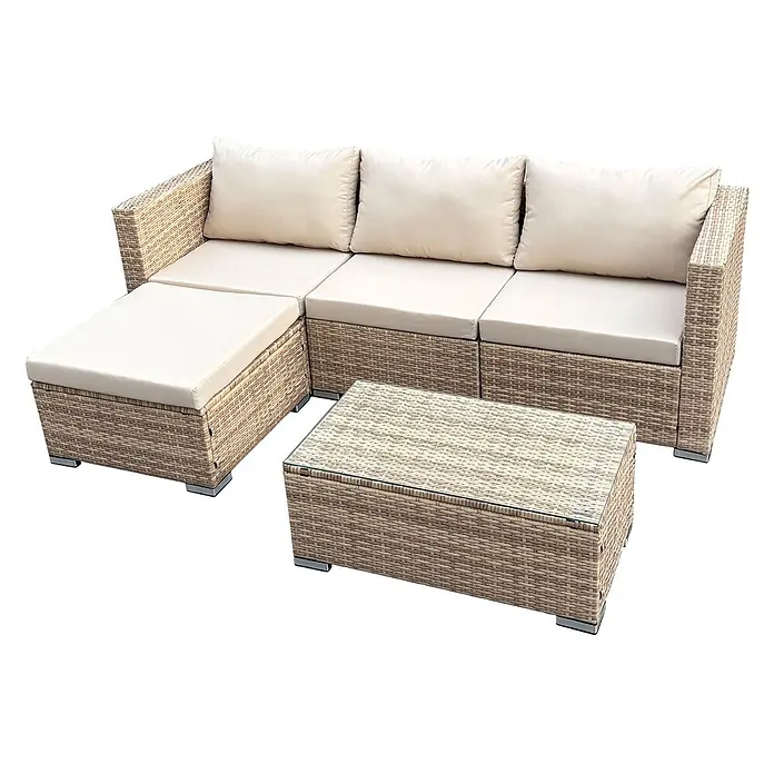 SVITA Loungemöbel-Set QUEENS - 5 -tlg., Beige - Hellbraunes Rattan-Ecksofa mit beigen Kissen und passendem Rattancouchtisch mit Glasplatte.