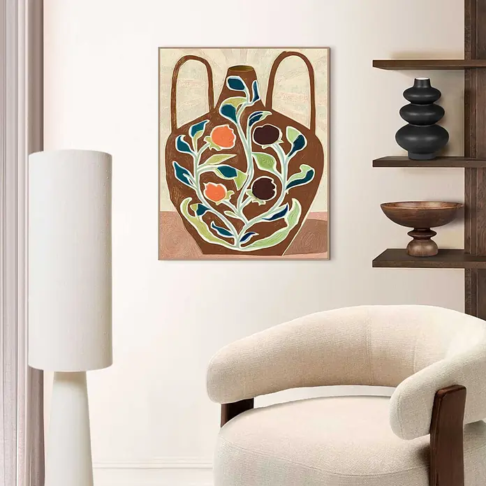 Reinders Bild Slim Frame Wood - Botanical Vase, B x H: 40 x 50 cm - Gerahmter Kunstdruck einer stilisierten braunen Vase mit farbenfrohen Blumenmustern über einem beigen Sessel.
