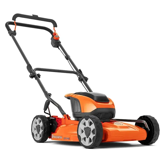 Husqvarna Akku-Rasenmäher LB144i (ohne Akku) - 36 V, Ohne Akku, Schnittbreite: 440 mm - Orange-schwarzer Husqvarna LB 144i Schieberasenmäher mit grauen Rädern.