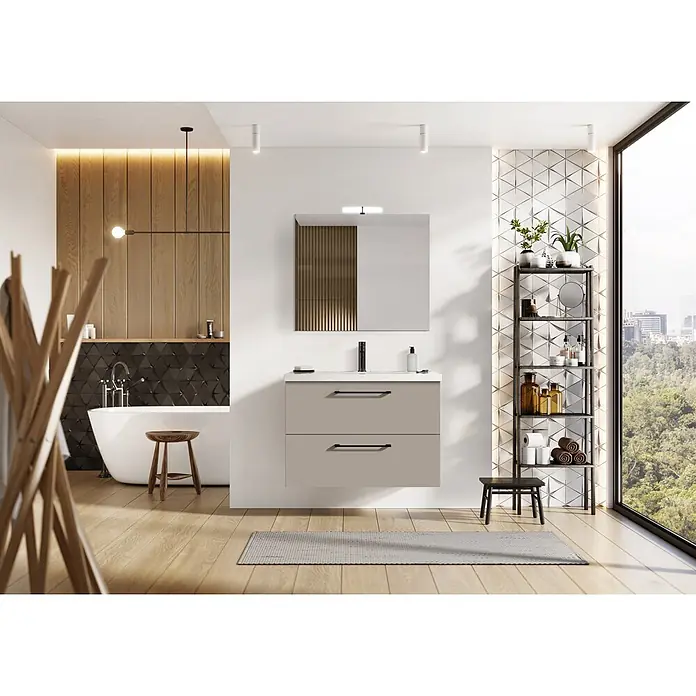 Riva Compact Badmöbel-Set - Gesamtbreite Badmöbel: 81,7 cm, Fume - Modernes Bad mit hellgrauem Waschtisch, weißer Badewanne, hellem Holzboden und schwarzem Regal. Großes Fenster mit grüner Aussicht.