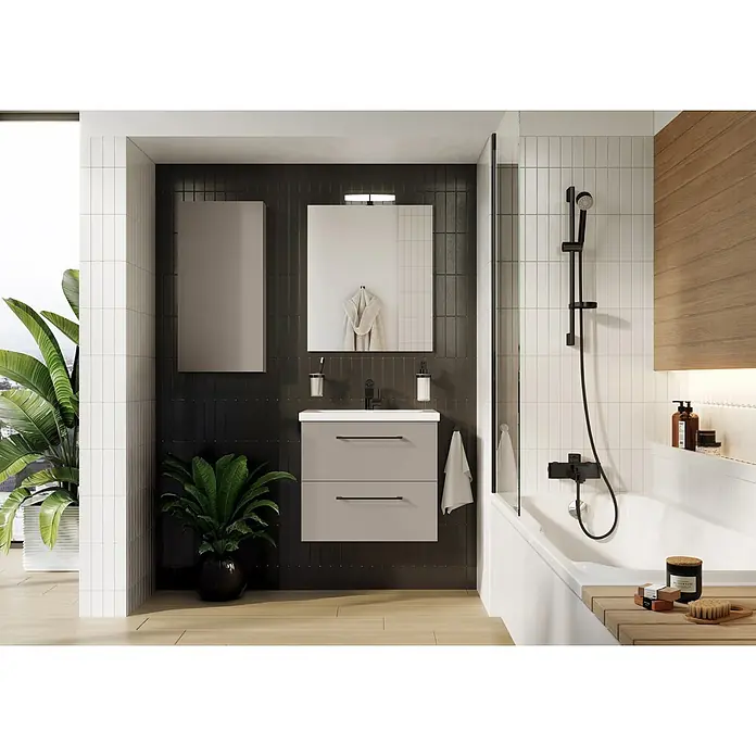 Riva Compact Badmöbel-Set - Gesamtbreite Badmöbel: 61,7 cm, Fume - Moderne Badmöbel mit beigem Waschtischunterschrank, Waschbecken und Spiegel, vor dunkelgrauen und weißen Fliesen. Inklusive Hochschrank.