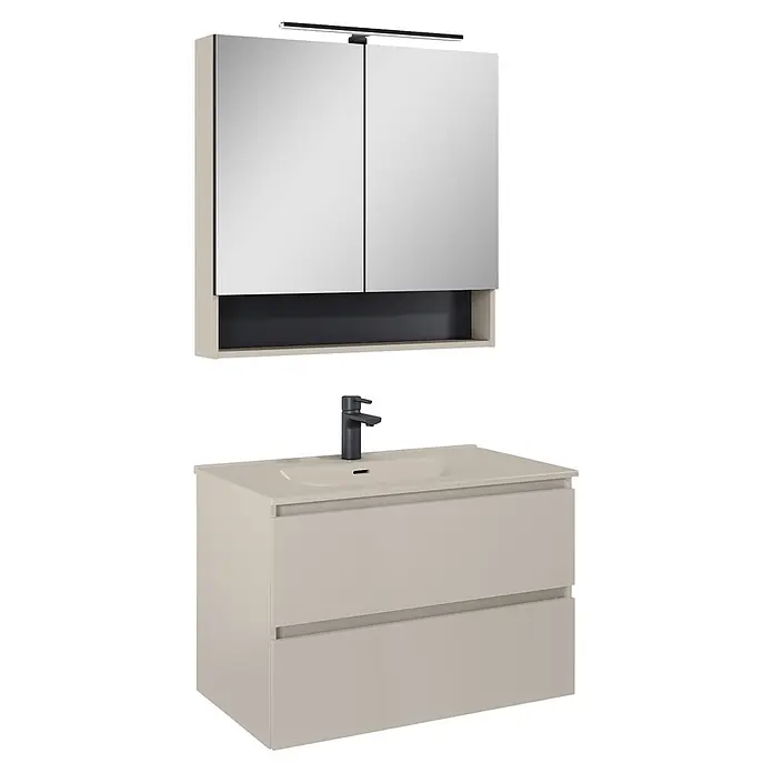Riva Lynn Waschtischunterschrank - B x T x H: 80 x 45,6 x 53 cm, Fume, Matt - Helle Badezimmer-Waschtischkombination mit Spülbecken und dunklem Wasserhahn, darüber ein passender Spiegelschrank mit Beleuchtung.