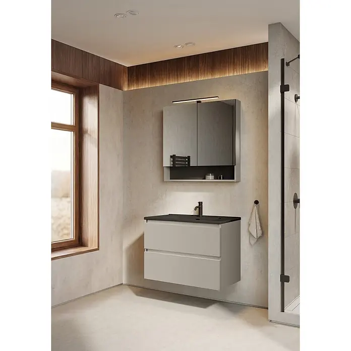 Riva Lynn Waschtischunterschrank - B x T x H: 80 x 45,6 x 53 cm, Fume, Matt - Moderner, hellgrauer, schwebender Waschtisch mit dunkler Arbeitsplatte und passendem Spiegelschrank in einem Bad.