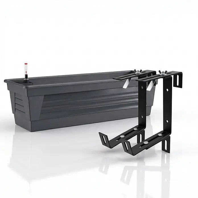 Plastard Pflanzkasten 100 cm selbstwässernd mit Hydroeinsatz & Metallhalterung - Außenmaß (L x B x H): 100 x 21 x 17 cm, Kunststoff, Anthrazit - Dunkelgrauer rechteckiger Blumenkasten mit Wasserstandsanzeige, dazu zwei schwarze Metall-Balkonhalterungen.