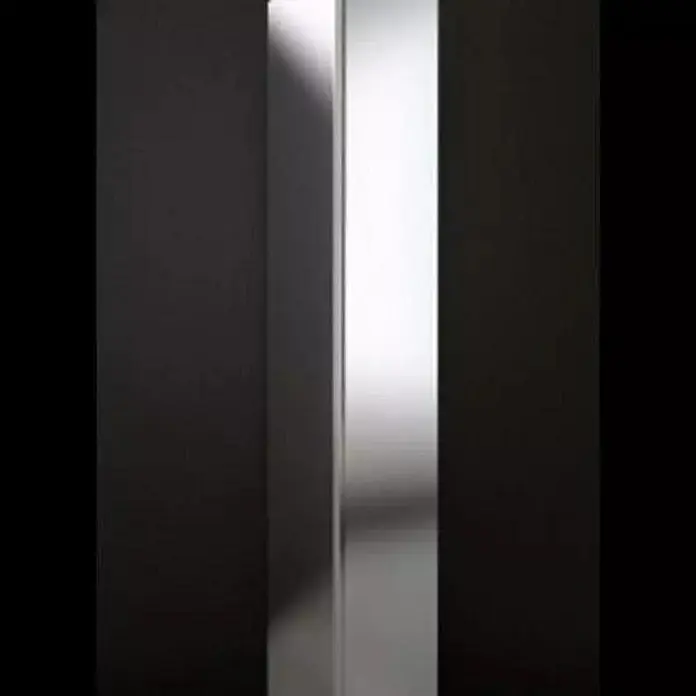 FRASCIO New Tecnology Duschwanne Duschwanne - L x B: 1.200 x 800 mm, Verbundwerkstoff, Schwarz - Hohes, schmales, vertikales Paneel aus hochglanzpoliertem, reflektierendem Metall wie Chrom oder Edelstahl, mit modernem Design.