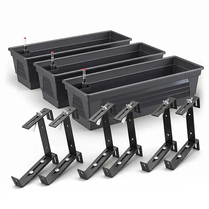 Plastard Pflanzkasten 3er Set 100 cm selbstwässernd Hydroeinsatz & Metallhalterung - Außenmaß (L x B x H): 80 x 21 x 17 cm, Kunststoff, Anthrazit - Drei schwarze rechteckige Pflanzgefäße mit Wasserstandsanzeigern und sechs schwarzen verstellbaren Metall-Balkonhalterungen.