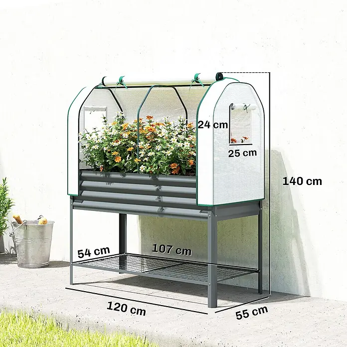 Outsunny Hochbeet Mit Frühbeetaufsatz - Metall, Dunkelgrau - Graues Hochbeet aus Metall mit transparenter Gewächshausabdeckung, Pflanzen und Ablagefach, im Freien stehend.