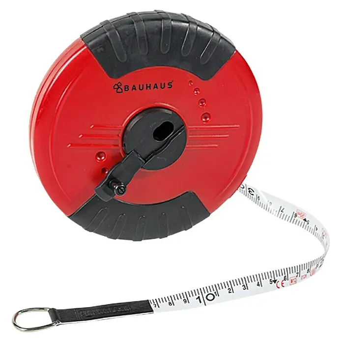 BAUHAUS Kapselmaßband20 m - Rotes Bauhaus Rollbandmaß mit schwarzem Griff und weißem Band mit Zentimeter- und Zollskala zum Messen von Längen.