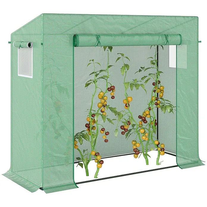 Outsunny Gewächshaus - 200 x 76 cm, Material Seitenwand: Kunststoff, 0,3 mm, Dunkelgrün - Grünes, tragbares Gewächshaus mit aufrollbarer Front und Seitenfenster, enthält zwei große Tomatenpflanzen mit reifenden Früchten.