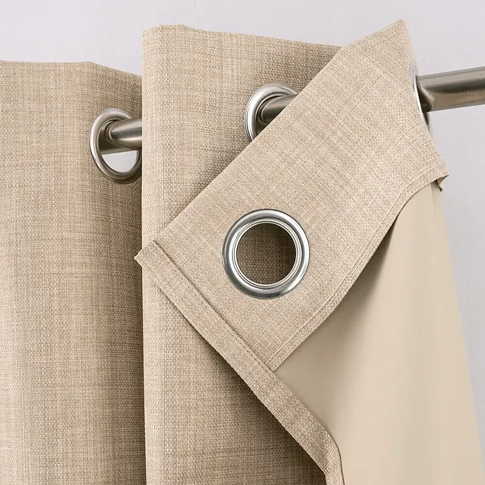 Cortina con ollaos opaca Novan - An x Al: 140 x 260 cm, Natural - Cortinas beige texturizadas con ojales en barra metálica, un panel doblado revela un forro beige más claro.