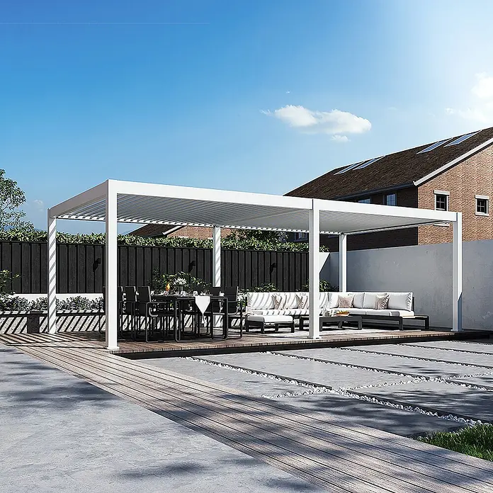 Weide Pergola E-Deluxe Plus Elektrisch freistehend Aluminium 4 x 8 m Weiß - B x T: 800 x 400 cm, Farbe Gestell: Sandpapier FinishWeiss / RAL Farbcode 9016, Aluminium - Weiße Metallpergola mit verstellbarem Lamellendach, die einen Ess- und Loungebereich im Freien auf einer Holzterrasse überdacht.