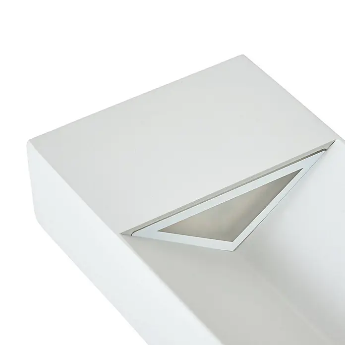 Lucande Außenlaterne Kaholo -  - Weiße, rechteckige Leuchte mit einem dreieckigen Lichtauslass.