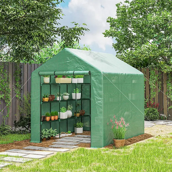 Outsunny Gewächshaus - 180 x 244 cm, Material Seitenwand: Kunststoff, 0,3 mm, Dunkelgrau - Grünes tragbares Gewächshaus im Garten mit Regalen voller Topfpflanzen.