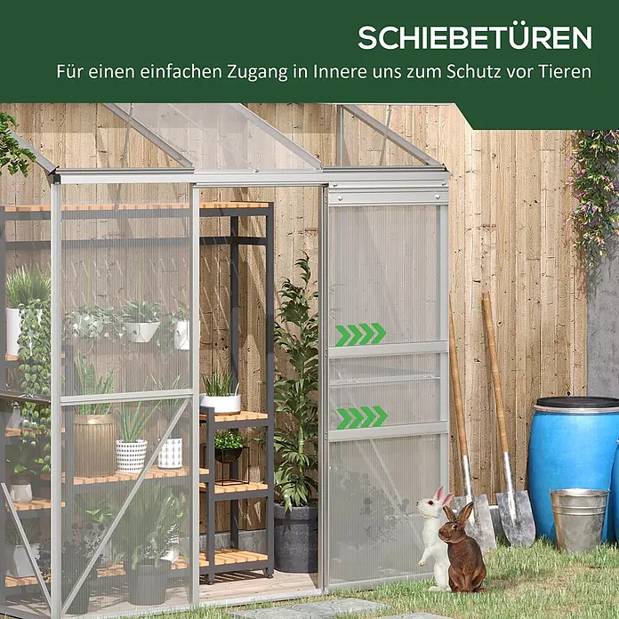 Outsunny Gewächshaus - 192 x 68 cm, Material Seitenwand: Kunststoff, 4 mm, Silber - Silbernes Gewächshaus mit Schiebetüren und klaren Paneelen für einfachen Zugang und Tierschutz, platziert in einem Garten.