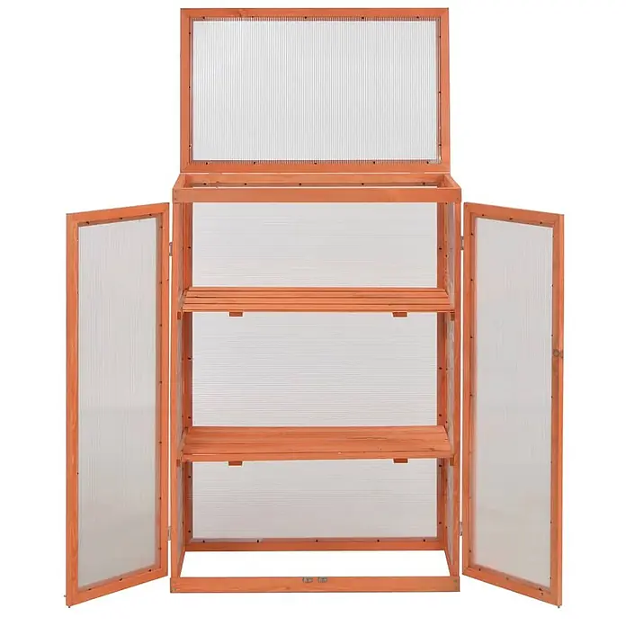 Furnicato Gewächshaus - 75 x 47 cm, Material Seitenwand: Holz, 38 mm, Grau - Hölzernes Minigewächshaus mit transluzenten Platten, offenem Klappdach und geöffneten Vordertüren, die zwei Regalböden zeigen.