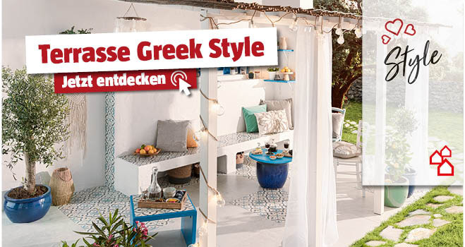 Terrasse im griechischen Stil eingerichtet