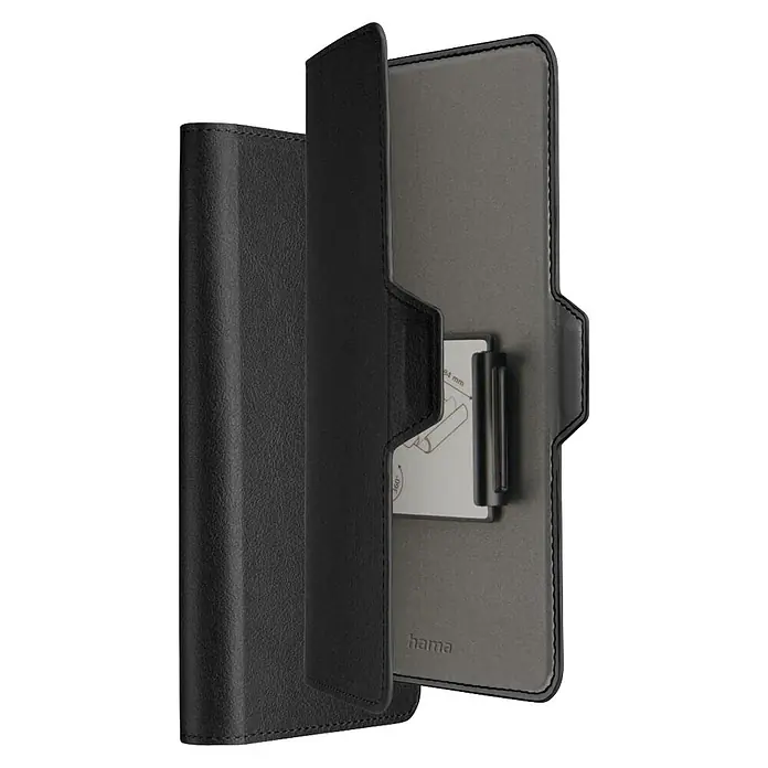 Hama Smartphone-Tasche 00118894 Universal für Handygröße 80 x 170 cm 3 Fächer - Schwarz - Schwarze strukturierte Tablet-Hülle, offen, zeigt graue Innenseite mit Halterung und "hama"-Logo.