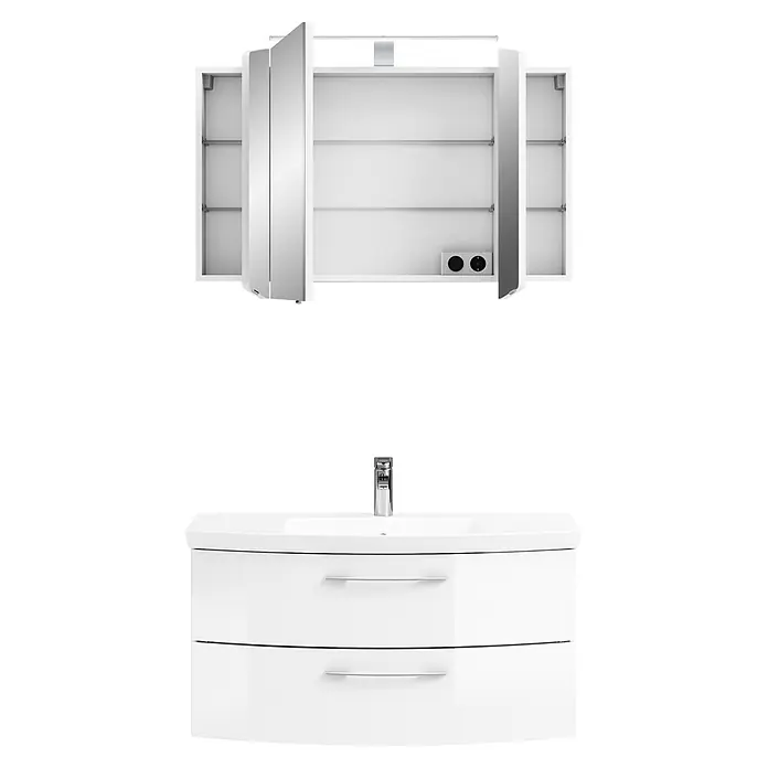 Pelipal Cassca Badmöbel-Set - Gesamtbreite Badmöbel: 101 cm, Weiß Hochglanz, Glänzend - Weißer Badezimmerschrank mit Waschbecken, Chromarmatur und einem Spiegelschrank darüber, der offene Fächer und Licht zeigt.