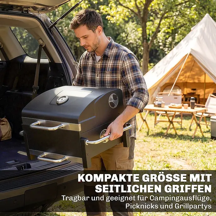 Outsunny Smoker -  - Mann nimmt einen kompakten schwarzen tragbaren Grill mit silbernen Griffen aus einem Auto auf einem Campingplatz.