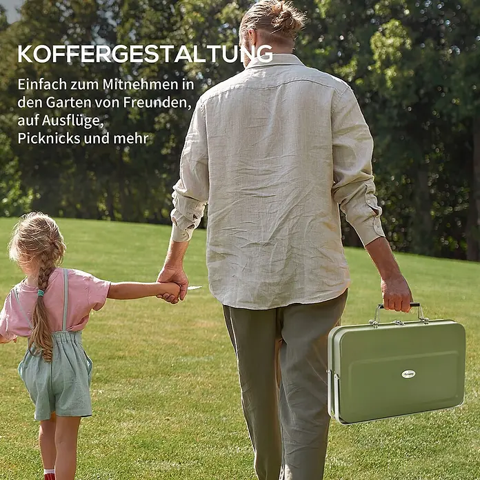 Outsunny Holzkohlegrill - Durchmesser Grillfläche: 32 cm, Grün - Grüner tragbarer Koffergrill mit Griffen, von einer Person getragen, ideal für Picknicks.