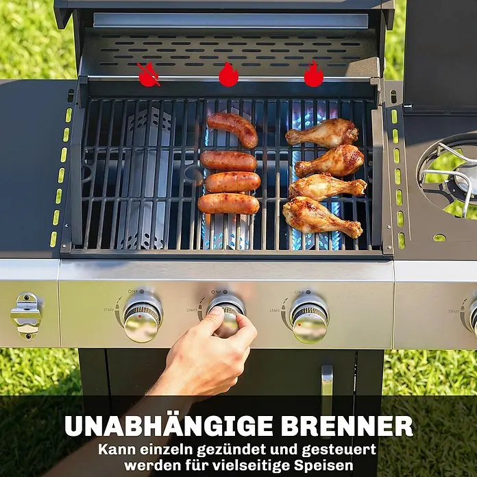 Outsunny Gasgrill - Anzahl Brenner: 3 Stk. - Gasgrill aus Edelstahl mit separaten Brennern, darauf brutzeln Würstchen und Hähnchenschenkel. Eine Hand dreht am Regler.