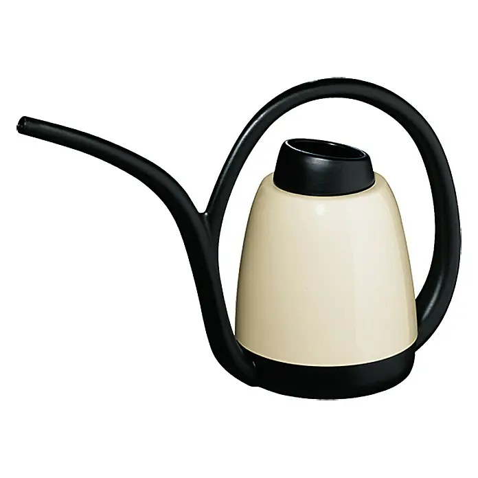 Geli Gießkanne Fashion - Creme, 1,4 l - Elegante cremefarbene Gießkanne mit schwarzem Griff und Auslauf, perfekt für Zimmerpflanzen und den Garten. Stilvolles Design für einfache Bewässerung.