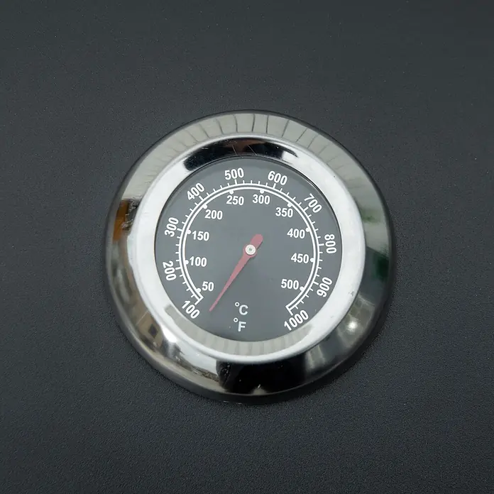 Outsunny Gasgrill - Anzahl Brenner: 2 Stk. - Rundes Analogthermometer mit Chromblende, schwarzem Zifferblatt und rotem Zeiger, zeigt Temperaturen in Celsius und Fahrenheit an.