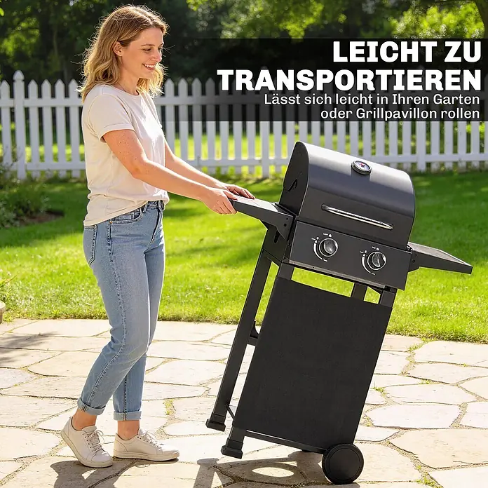 Outsunny Gasgrill - Anzahl Brenner: 2 Stk. - Schwarzer Grill mit Rollen wird von einer Frau leicht über eine Terrasse gerollt.