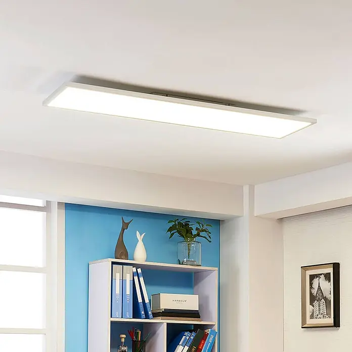 Arcchio LED-Panel Arthur - L x B x H: 119,5 x 29,5 x 4,5 cm, alu / grau / zink, weiß / opal, Neutralweiß - Weiße rechteckige LED-Deckenleuchte an einer Decke, die helle Beleuchtung bietet.