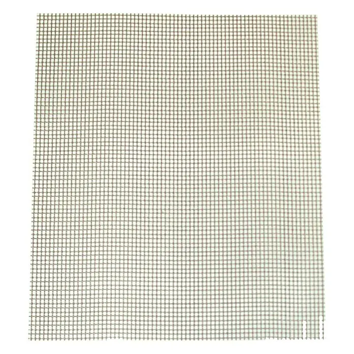 Kingstone Esterilla para barbacoa flexible - L x An: 42 x 36 cm, Otros, Revestido - Mosquitera: Primer plano de una mosquitera de malla fina y cuadrada, ideal para mantener los insectos fuera de ventanas y puertas.