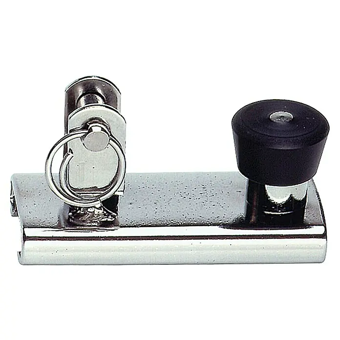 Sprenger Genuaschlitten - Schienenprofil 20 x 3 mm, Mit Wirbel, Edelstahl - Detailansicht eines polierten, horizontalen Türriegels mit Gummianschlag und Ringzugbetätigung.