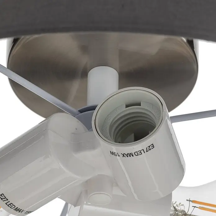 Lindby Deckenleuchte Sebatin - alu / grau / zink, alu / grau / zink, E27 - Nahaufnahme weißer E27 LED MAX 15W Lampenfassungen mit gebürsteter Metallbasis und dunkelgrauem Lampenschirm.