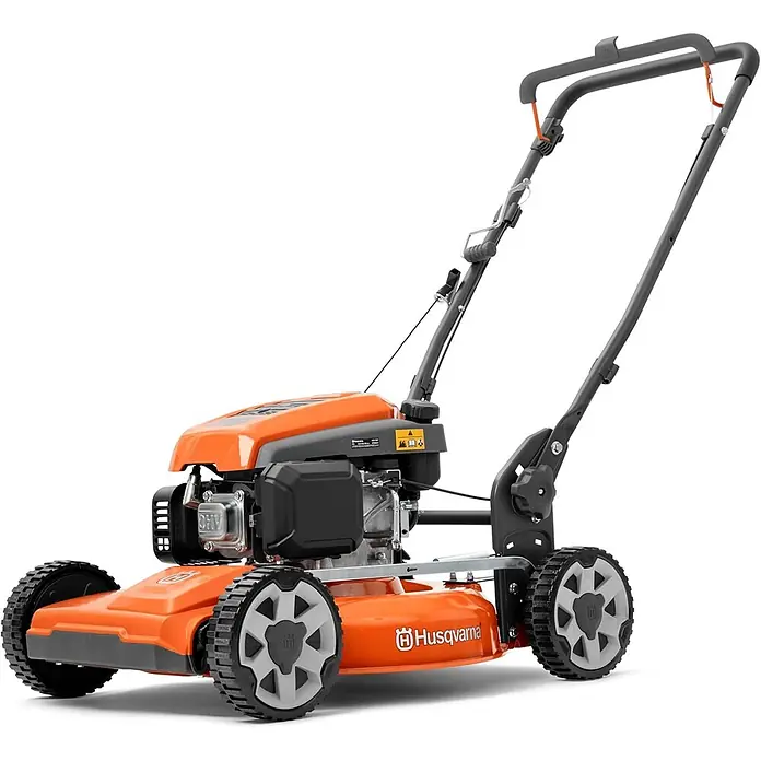 Husqvarna Benzin-Rasenmäher LB251S - 2.700 W, 166 cm³, Schnittbreite: 510 mm - Oranger und grauer Husqvarna Benzin-Rasenmäher mit schwarzem Motor, großen Rädern und verstellbarem Griff.