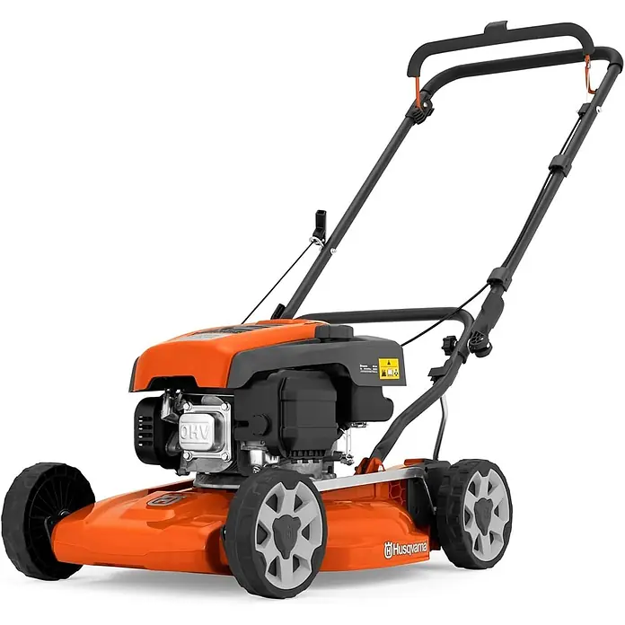 Husqvarna Benzin-Rasenmäher LB144 - 1.950 W, 123 cm³, Schnittbreite: 440 mm - Oranger und schwarzer Husqvarna Rasenmäher mit OHV-Motor und großen Rädern.