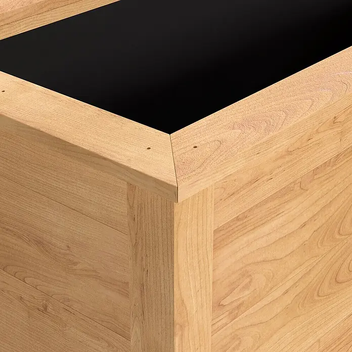 Dobar Hochbeet - 150 x 60 x 65 cm, Holz, Natur - Ecke eines hellbraunen Holzpflanzkastens mit sichtbarer Maserung und schwarzem Innenraum.