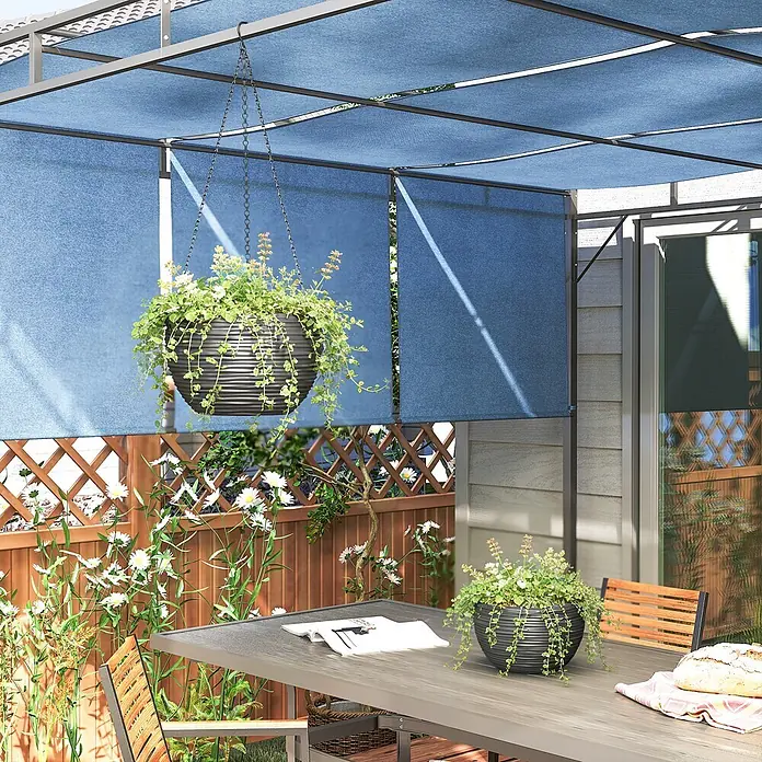 Outsunny Blumenampel - Außenmaß (Ø x H): 28 x 15 cm, Kunststoff, Schwarz - Blaue, ausziehbare Pergola-Markise und Seitenrollos als Sonnenschutz über einem Essbereich im Freien.