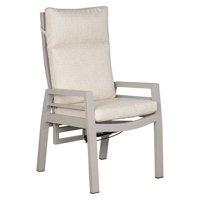 Bene Living Gartentisch-Set Sevilla Malaga Ivory - Gesamtumfang: 5 -tlg., Aluminium pulverbeschichtet, Textilene, Keramik, Ausziehbar - Hellgrauer Metall-Liegestuhl mit hellbeigen Polstern aus Webstoff.